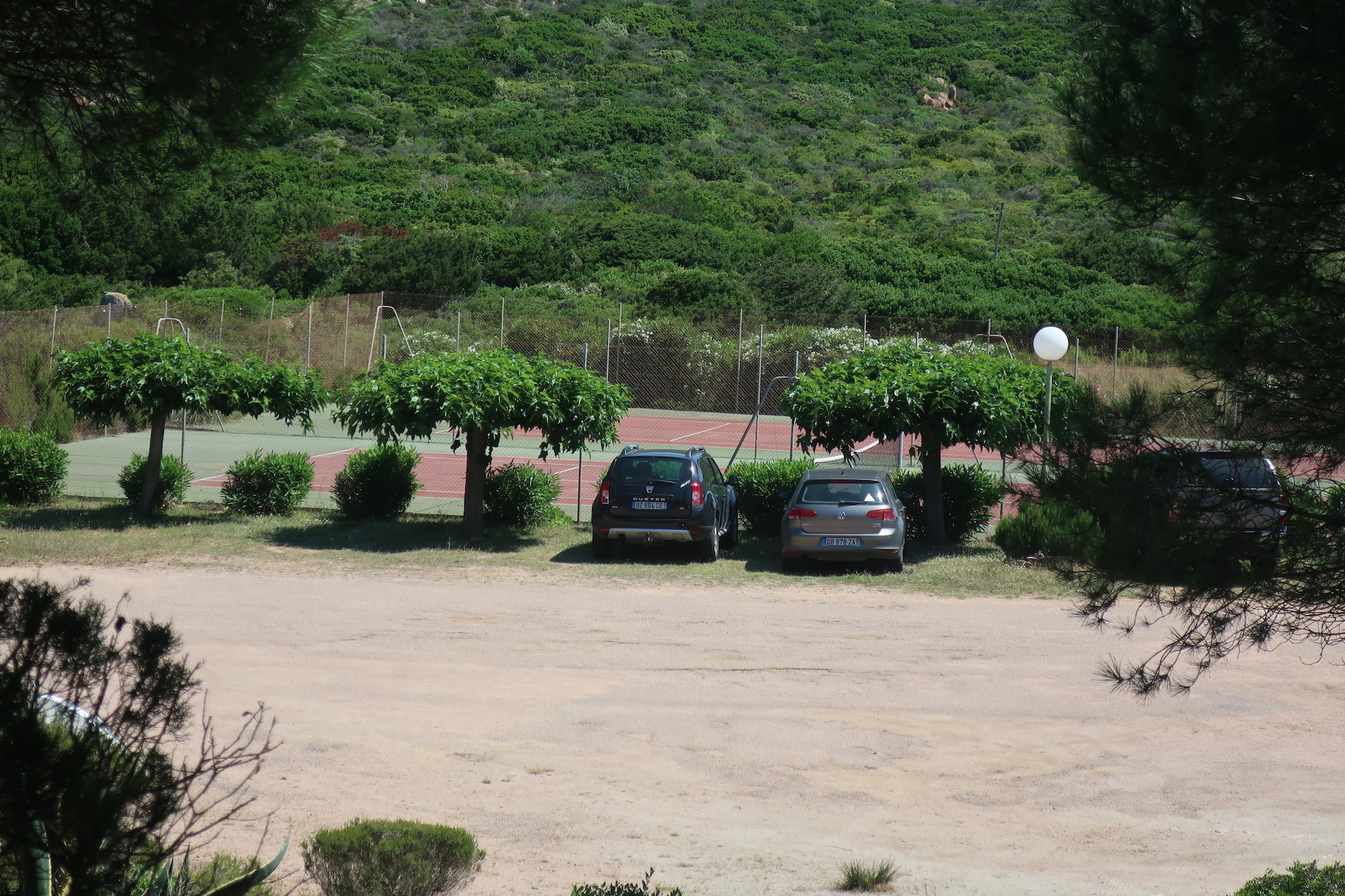 parking:2 T.tennis parking et tennis